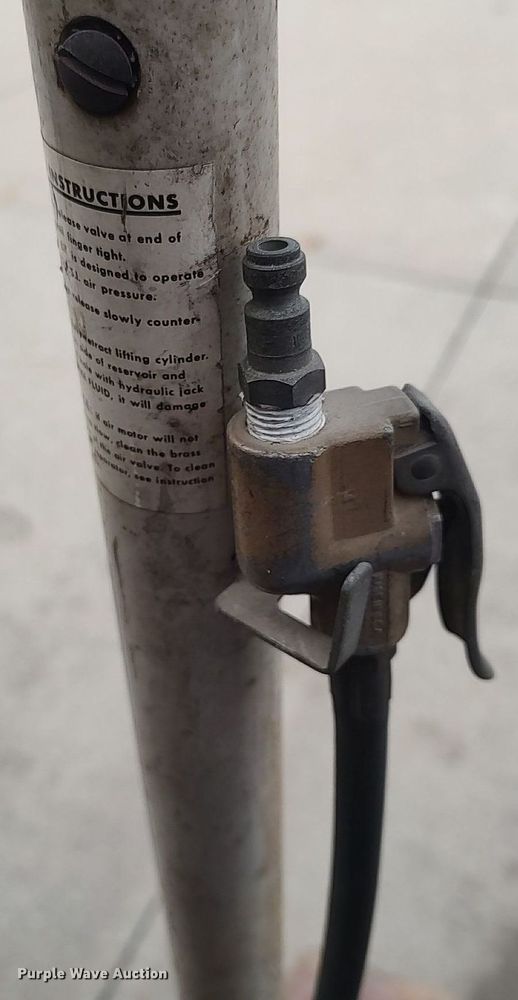 image for item MM9915 Blackhawk 67415  pneumatic jack