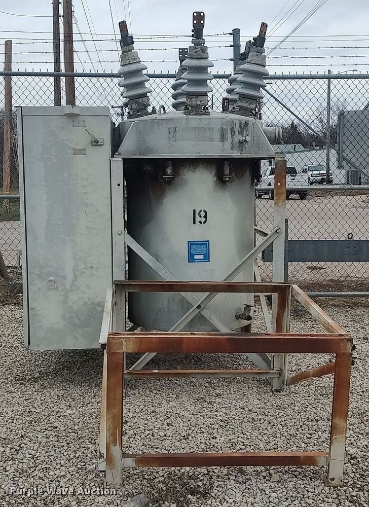 image for item MM9917 Oil circuit breaker