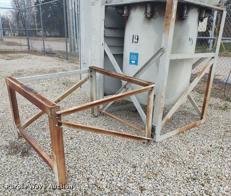 image for item MM9917 Oil circuit breaker