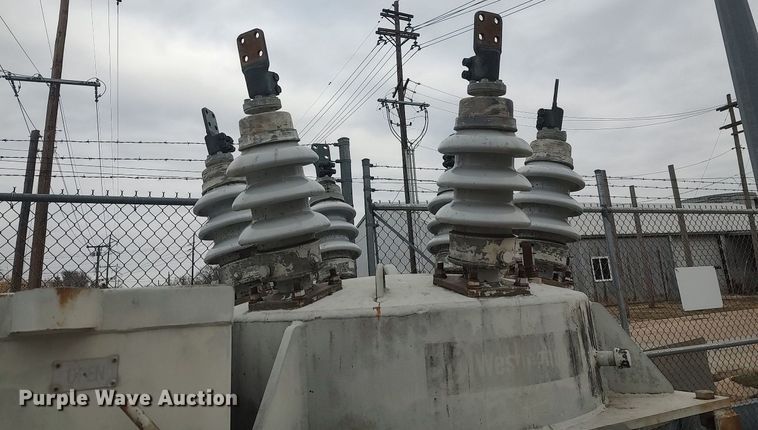 image for item MM9917 Oil circuit breaker