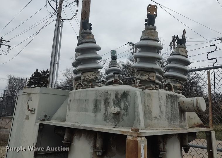 image for item MM9917 Oil circuit breaker