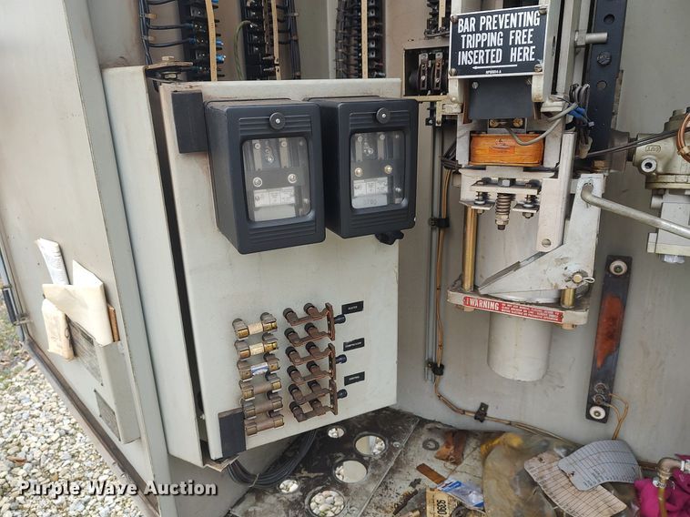 image for item MM9917 Oil circuit breaker