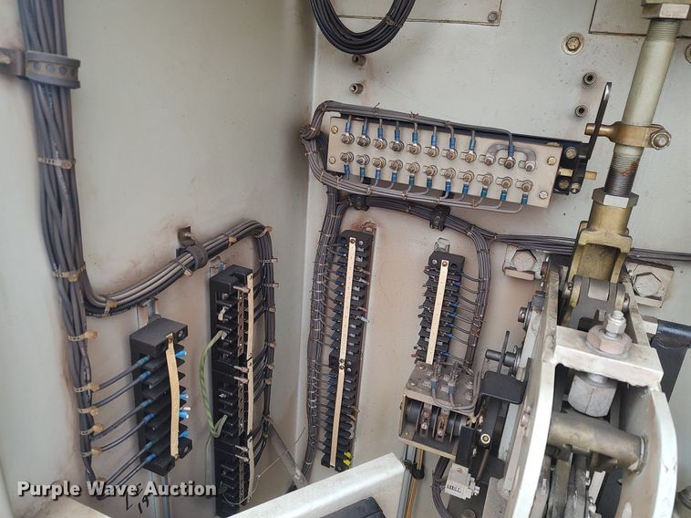 image for item MM9917 Oil circuit breaker