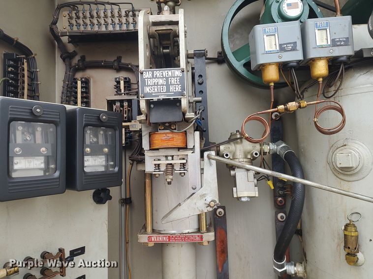 image for item MM9917 Oil circuit breaker