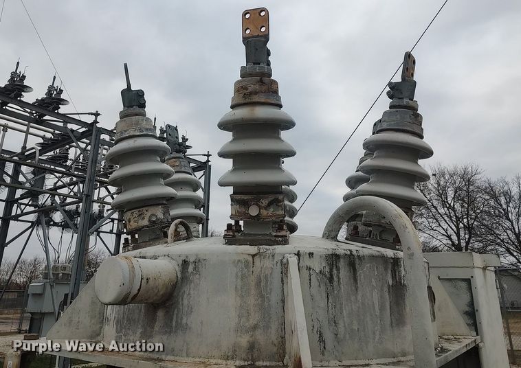 image for item MM9917 Oil circuit breaker