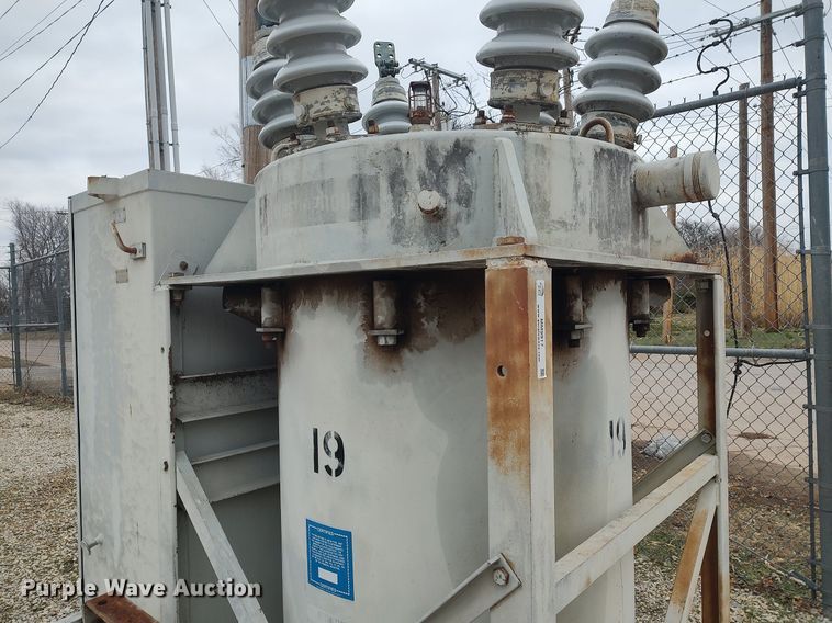 image for item MM9917 Oil circuit breaker