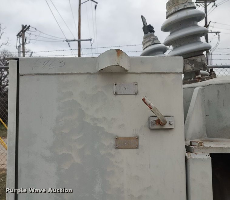 image for item MM9917 Oil circuit breaker