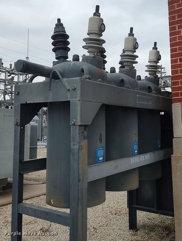 image for item MM9918 Oil circuit breaker