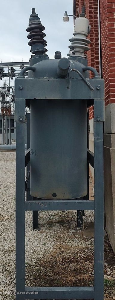 image for item MM9918 Oil circuit breaker