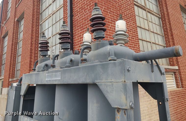 image for item MM9918 Oil circuit breaker