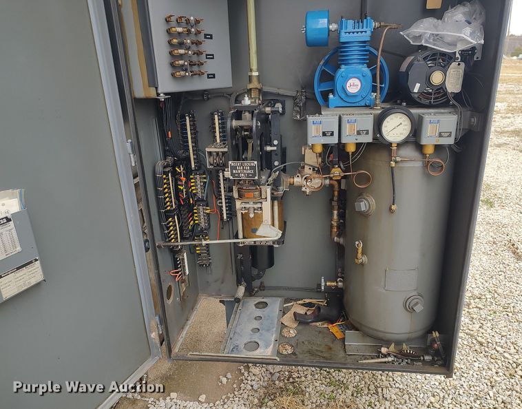 image for item MM9918 Oil circuit breaker