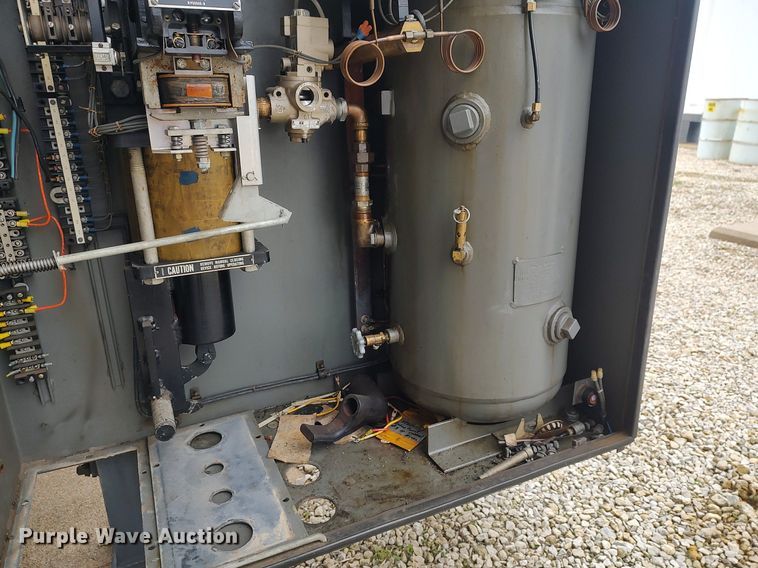 image for item MM9918 Oil circuit breaker