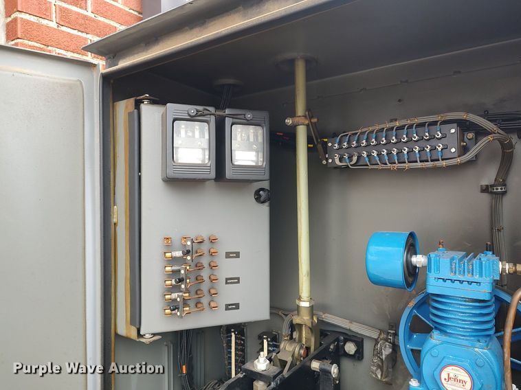 image for item MM9918 Oil circuit breaker