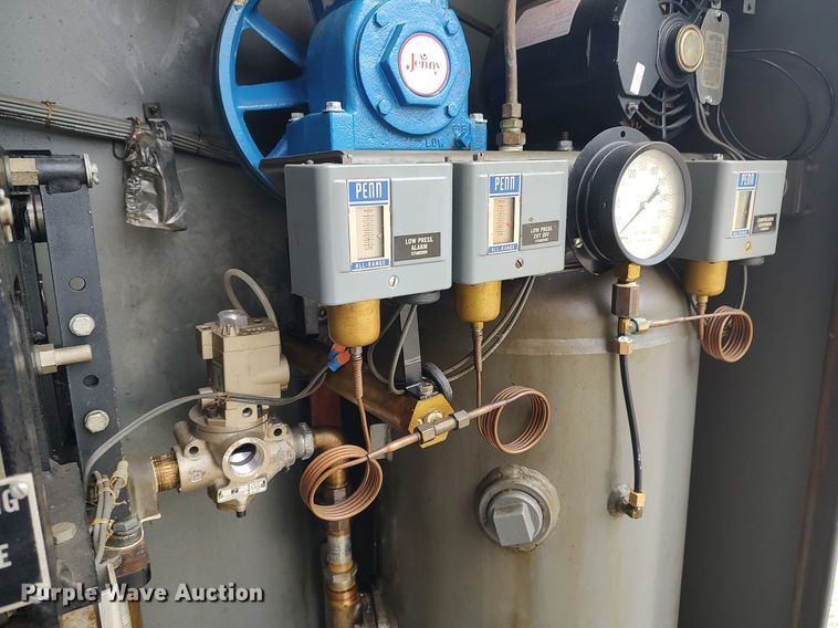 image for item MM9918 Oil circuit breaker