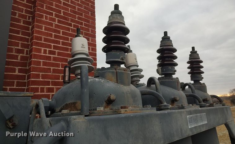 image for item MM9918 Oil circuit breaker