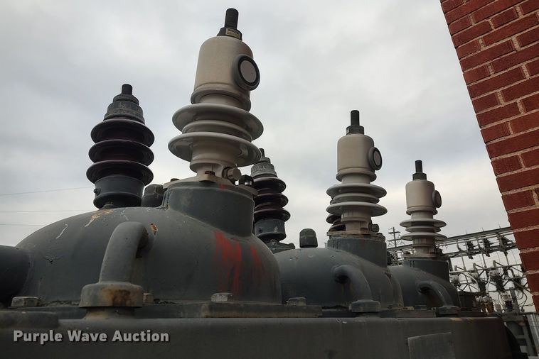 image for item MM9918 Oil circuit breaker