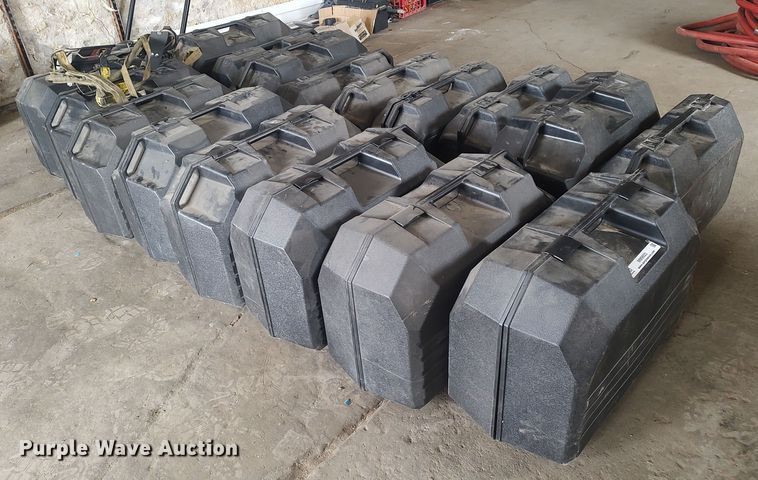 image for item MM9925 SCBA tanks and airpacks