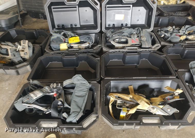 image for item MM9925 SCBA tanks and airpacks