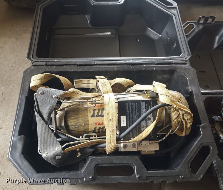 image for item MM9925 SCBA tanks and airpacks