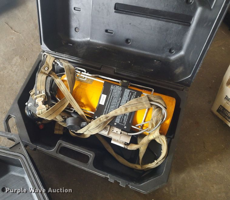 image for item MM9925 SCBA tanks and airpacks