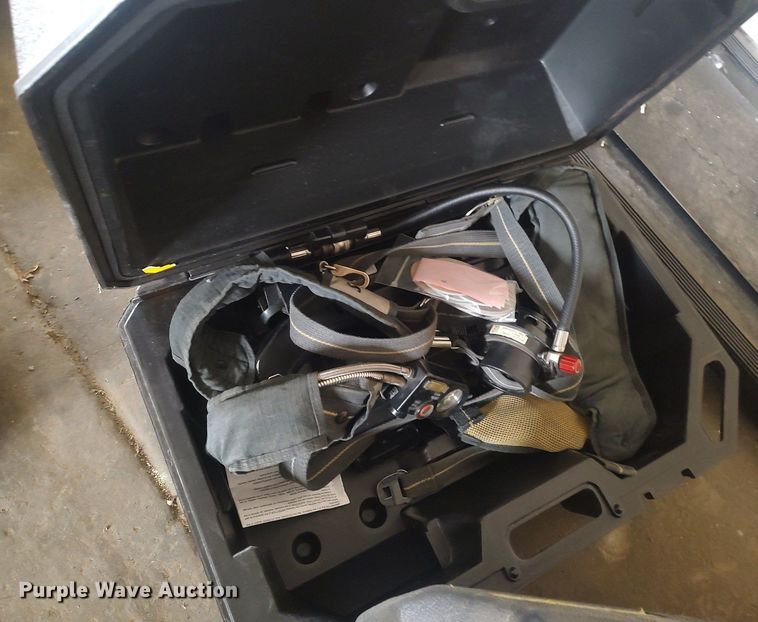 image for item MM9925 SCBA tanks and airpacks