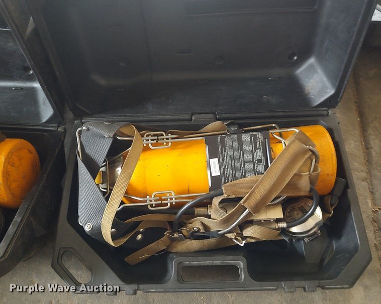 image for item MM9925 SCBA tanks and airpacks