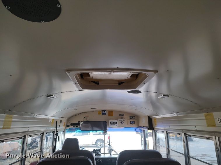 image for item MM9932 1998 Blue Bird TC2000  school bus