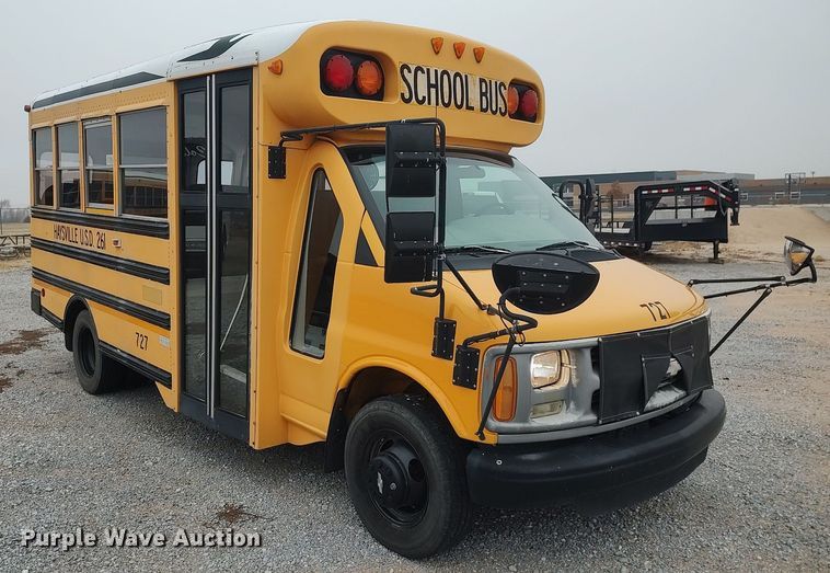 image for item MM9934 1998 Chevrolet Express G3500  school bus