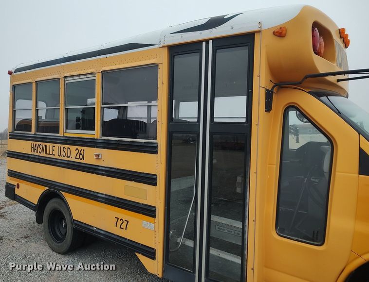 image for item MM9934 1998 Chevrolet Express G3500  school bus