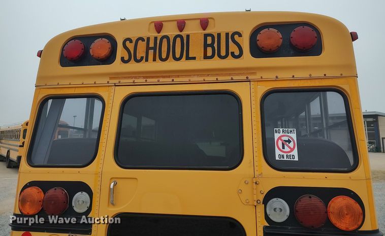 image for item MM9934 1998 Chevrolet Express G3500  school bus