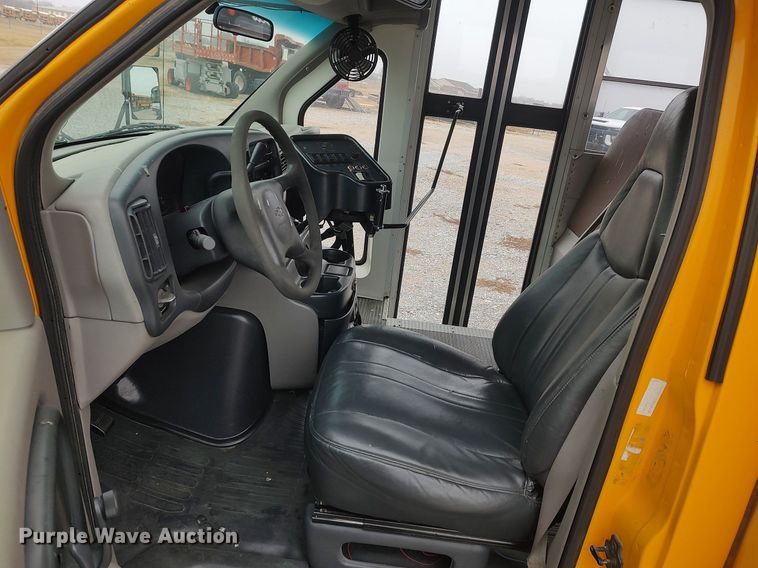 image for item MM9934 1998 Chevrolet Express G3500  school bus