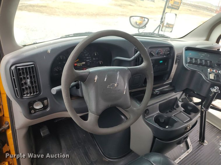 image for item MM9934 1998 Chevrolet Express G3500  school bus