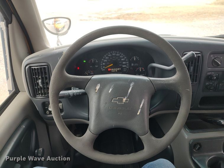 image for item MM9934 1998 Chevrolet Express G3500  school bus