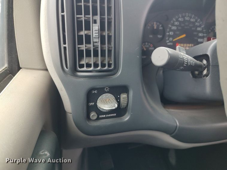 image for item MM9934 1998 Chevrolet Express G3500  school bus