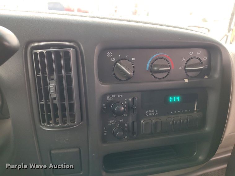 image for item MM9934 1998 Chevrolet Express G3500  school bus