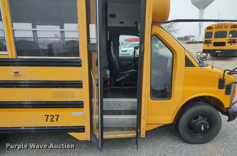 image for item MM9934 1998 Chevrolet Express G3500  school bus