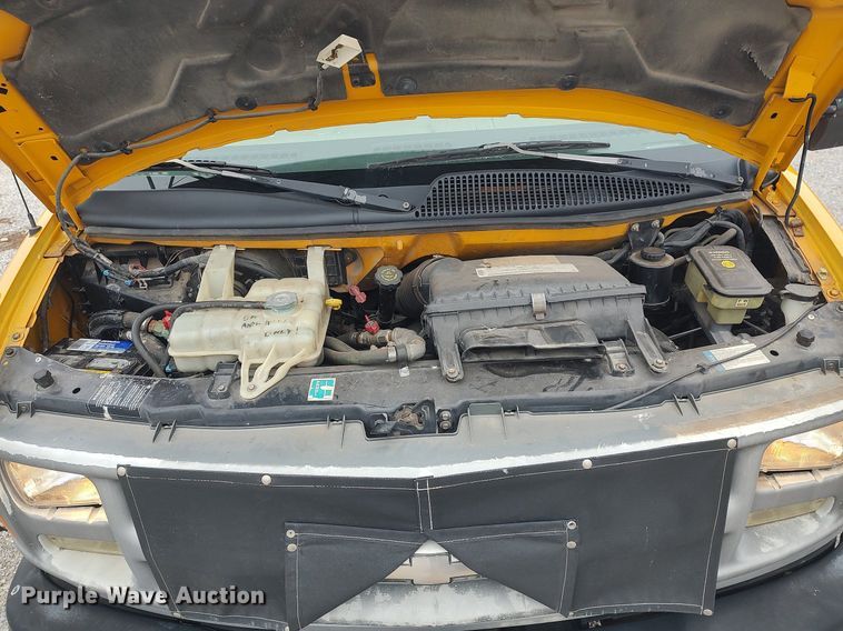 image for item MM9934 1998 Chevrolet Express G3500  school bus