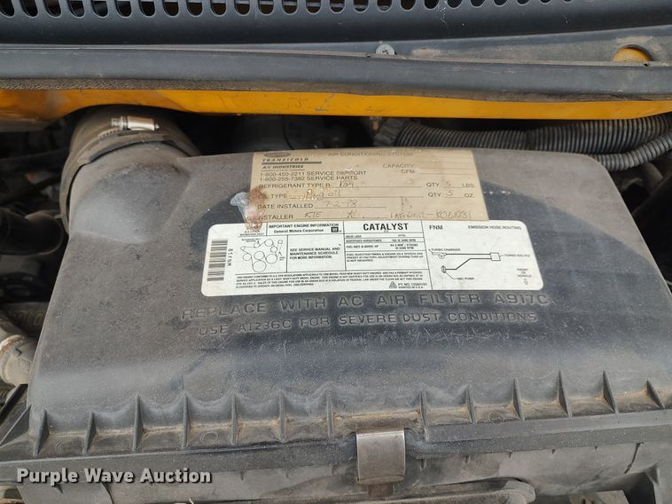 image for item MM9934 1998 Chevrolet Express G3500  school bus