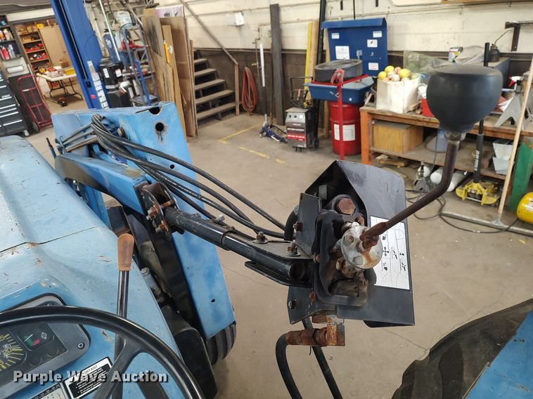 image for item MM9938 1998 New Holland 7610  tractor