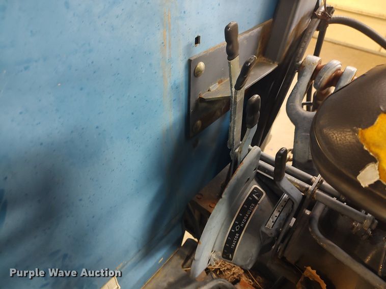 image for item MM9938 1998 New Holland 7610  tractor