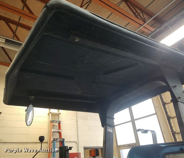 image for item MM9938 1998 New Holland 7610  tractor