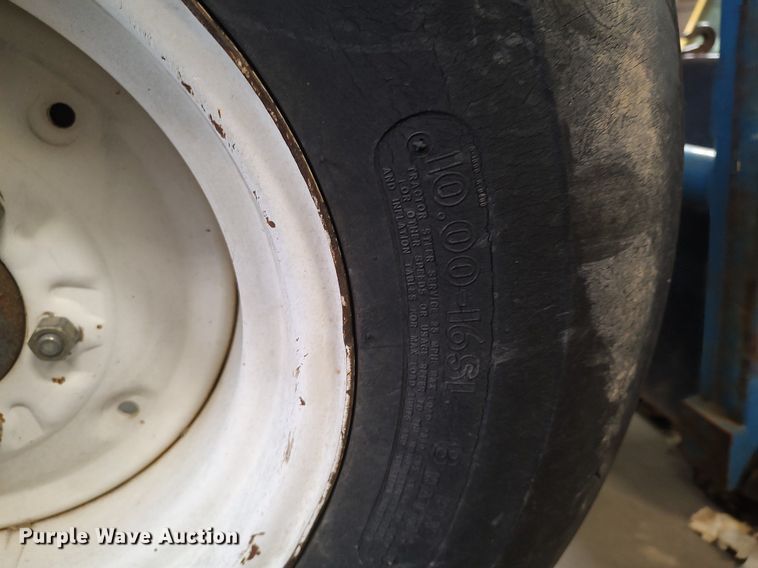 image for item MM9938 1998 New Holland 7610  tractor