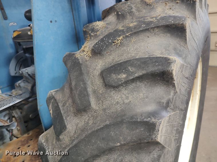 image for item MM9938 1998 New Holland 7610  tractor