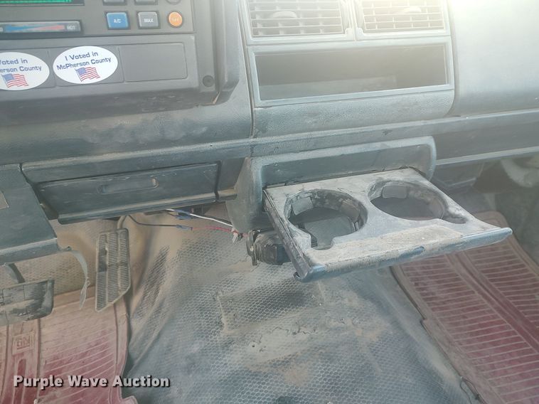 image for item MM9945 1993 GMC Sierra C2500  utility bed pickup truck