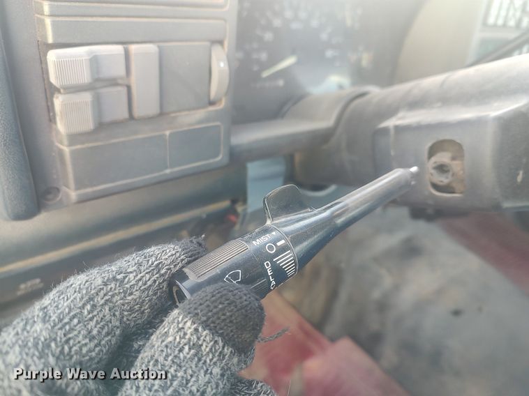 image for item MM9945 1993 GMC Sierra C2500  utility bed pickup truck