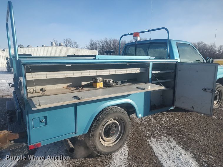 image for item MM9945 1993 GMC Sierra C2500  utility bed pickup truck