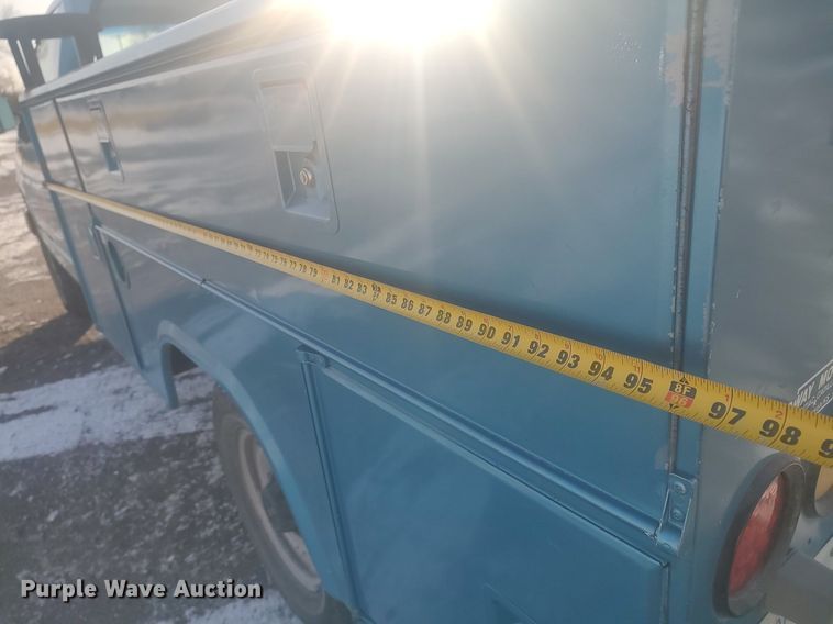 image for item MM9945 1993 GMC Sierra C2500  utility bed pickup truck