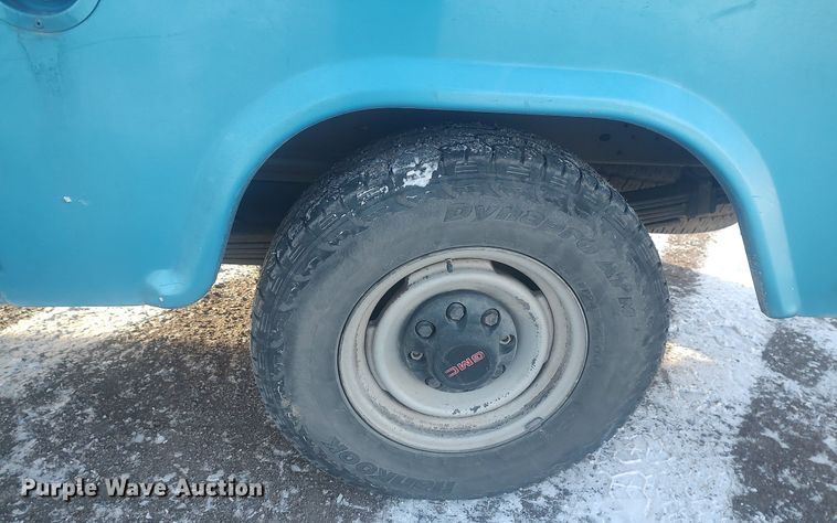 image for item MM9945 1993 GMC Sierra C2500  utility bed pickup truck