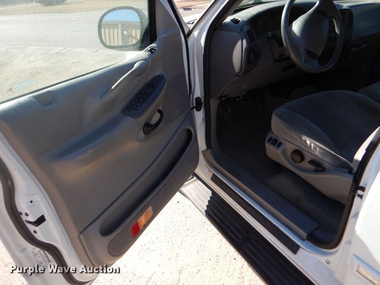 image for item MP9031 1998 Ford Expedition XLT  SUV