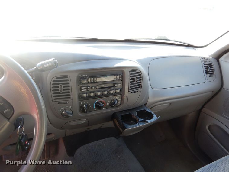 image for item MP9031 1998 Ford Expedition XLT  SUV